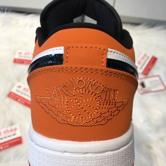NIKE AIR JORDAN 1 LOW 'SHATTERED BACKBOARD'