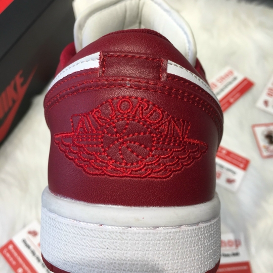 NIKE AIR JORDAN 1 LOW 'GYM RED'