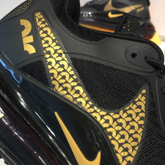 Giày Nike Air Max 720 Black Gold