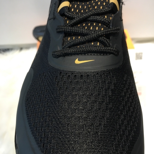 Giày Nike Air Max 720 Black Gold