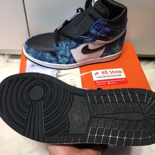 NIKE AIR JORDAN 1 HIGH RETRO TIE DYE 11