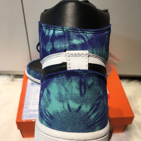 NIKE AIR JORDAN 1 HIGH RETRO TIE DYE 11