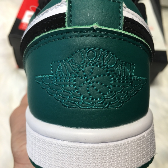 NIKE AIR JORDAN 1 LOW 'MYSTIC GREEN'