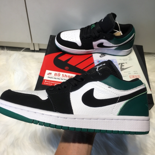 NIKE AIR JORDAN 1 LOW 'MYSTIC GREEN'