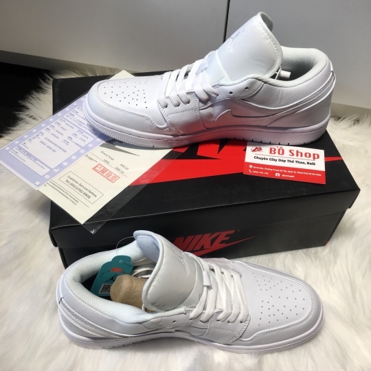 NIKE AIR JORDAN 1 LOW TRIPLE WHITE 11