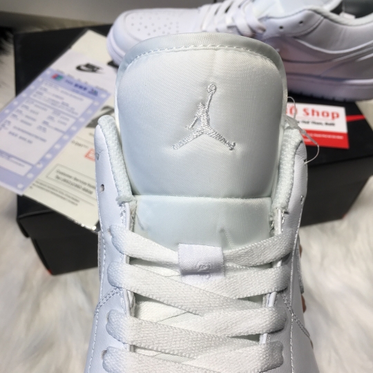 NIKE AIR JORDAN 1 LOW TRIPLE WHITE 11