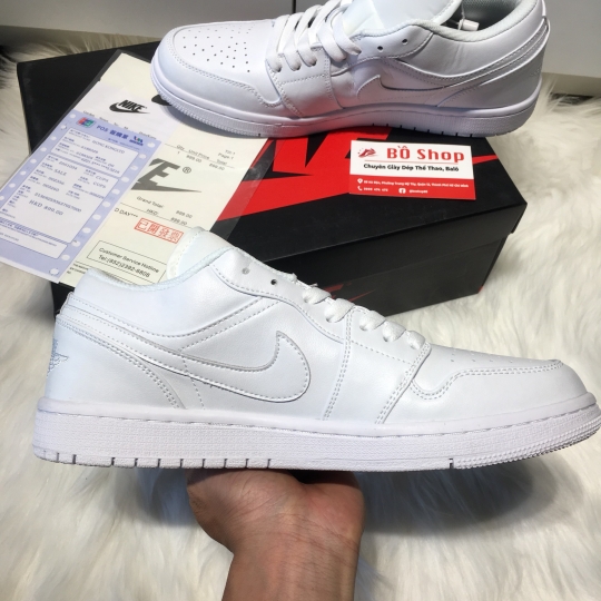 NIKE AIR JORDAN 1 LOW TRIPLE WHITE 11