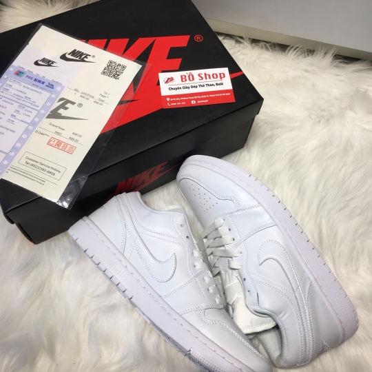NIKE AIR JORDAN 1 LOW TRIPLE WHITE 11
