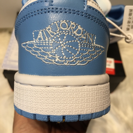 NIKE AIR JORDAN 1 LOW 'UNC' BLUE