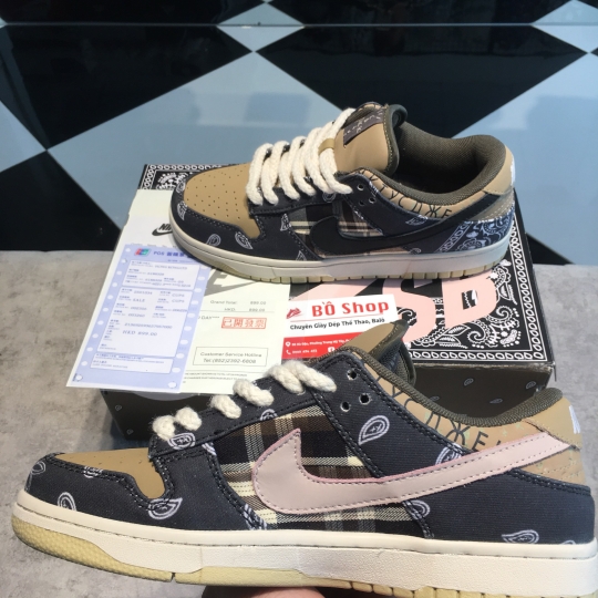 NIKE SB DUNK LOW 'TRAVIS SCOTT'