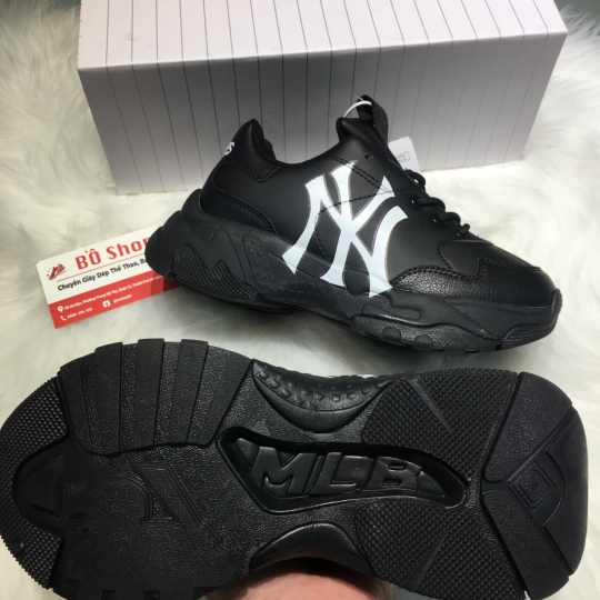 MLB NEW YORK YANKEES BLACK BIG BALL CHUNKY A