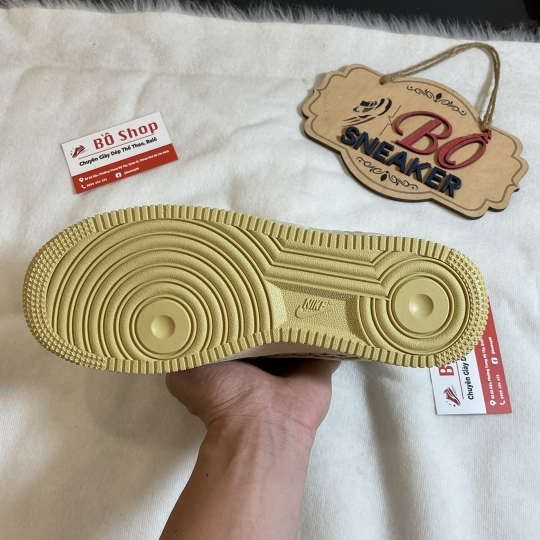 NIKE AIR FORCE 1 LOW NAI-KE TAN CANVAS